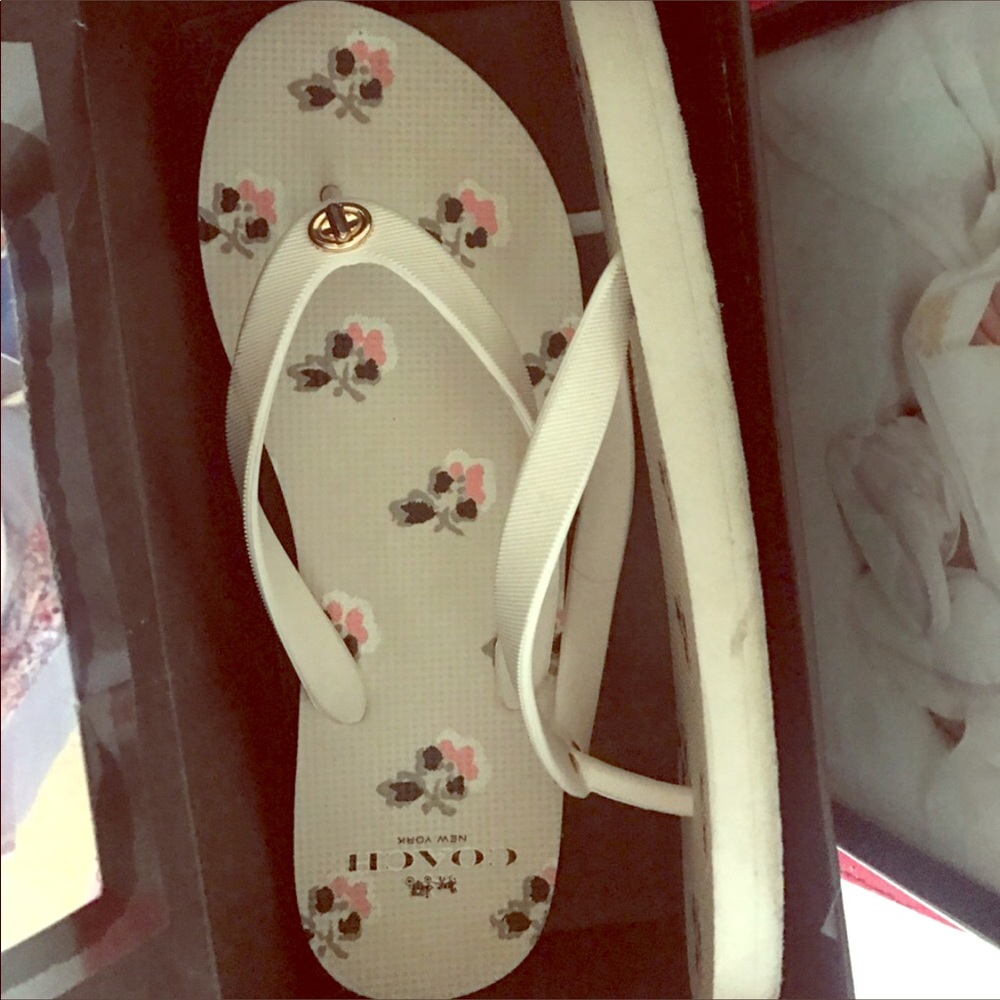 Coach flip flops